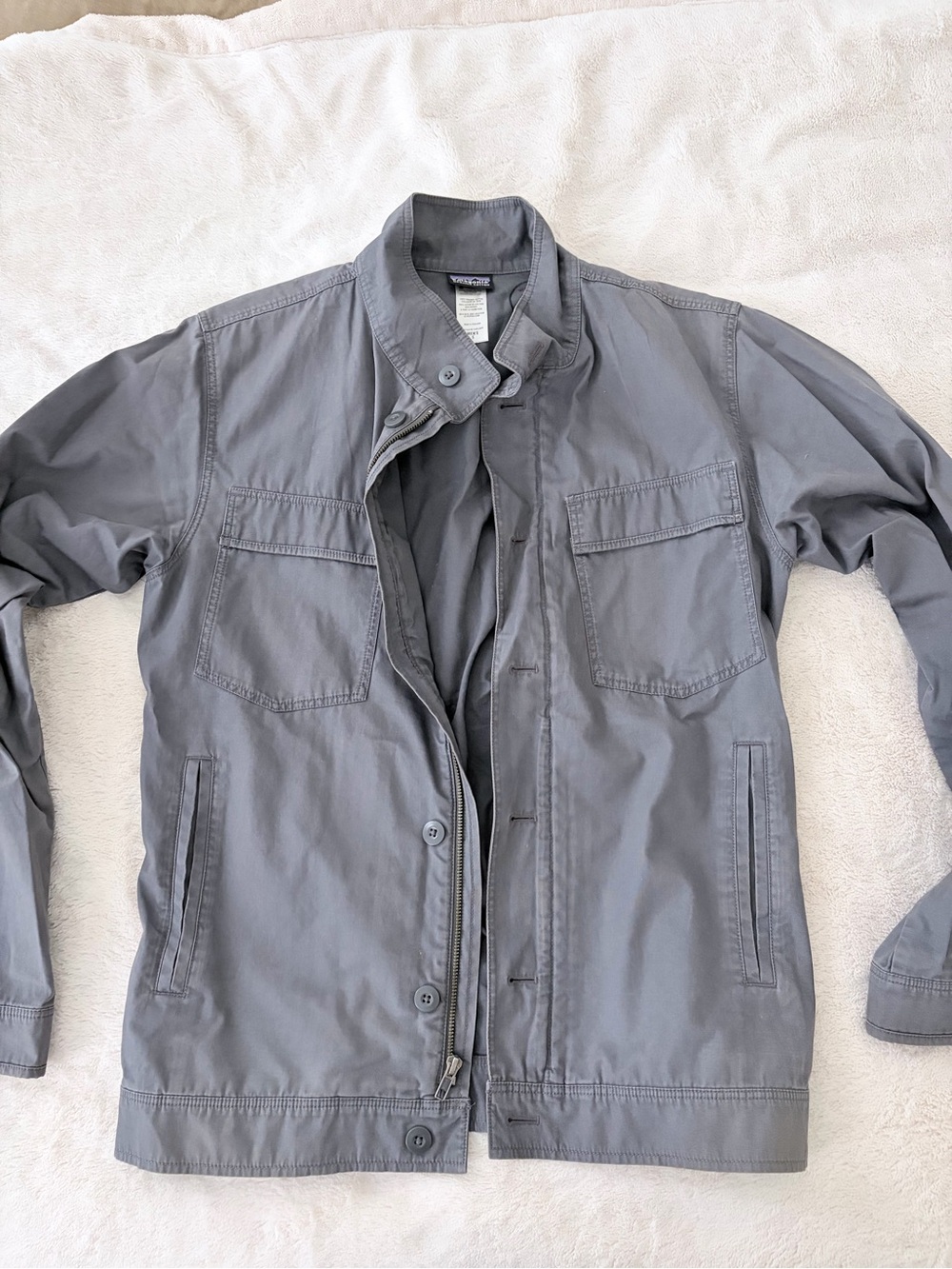 Patagonia Men's Lightweight Shirt Jacket in Gray